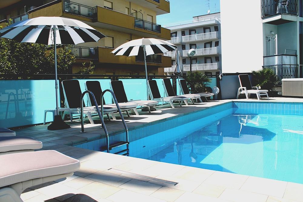 Hotel Verona Cesenatico